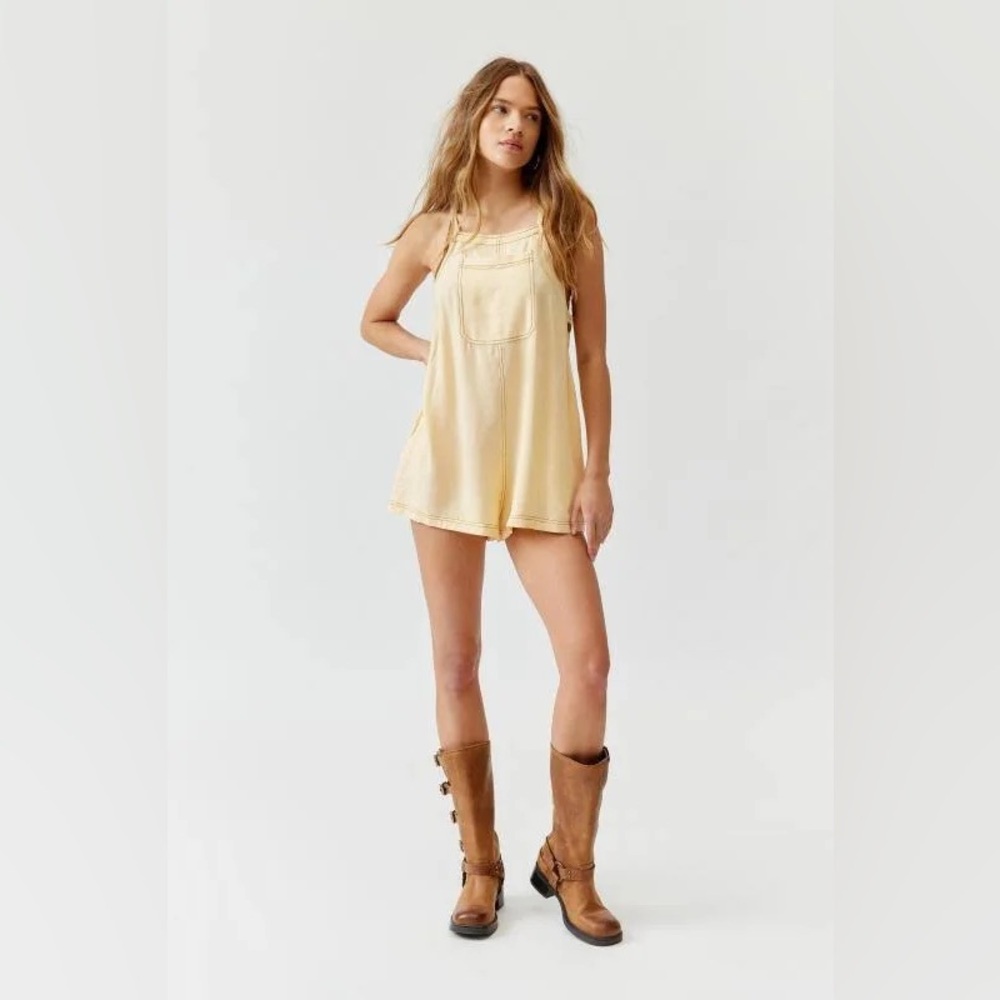 NWOT! OU Urban Outfitters Greta Overall Romper, SZ XS, Yellow
